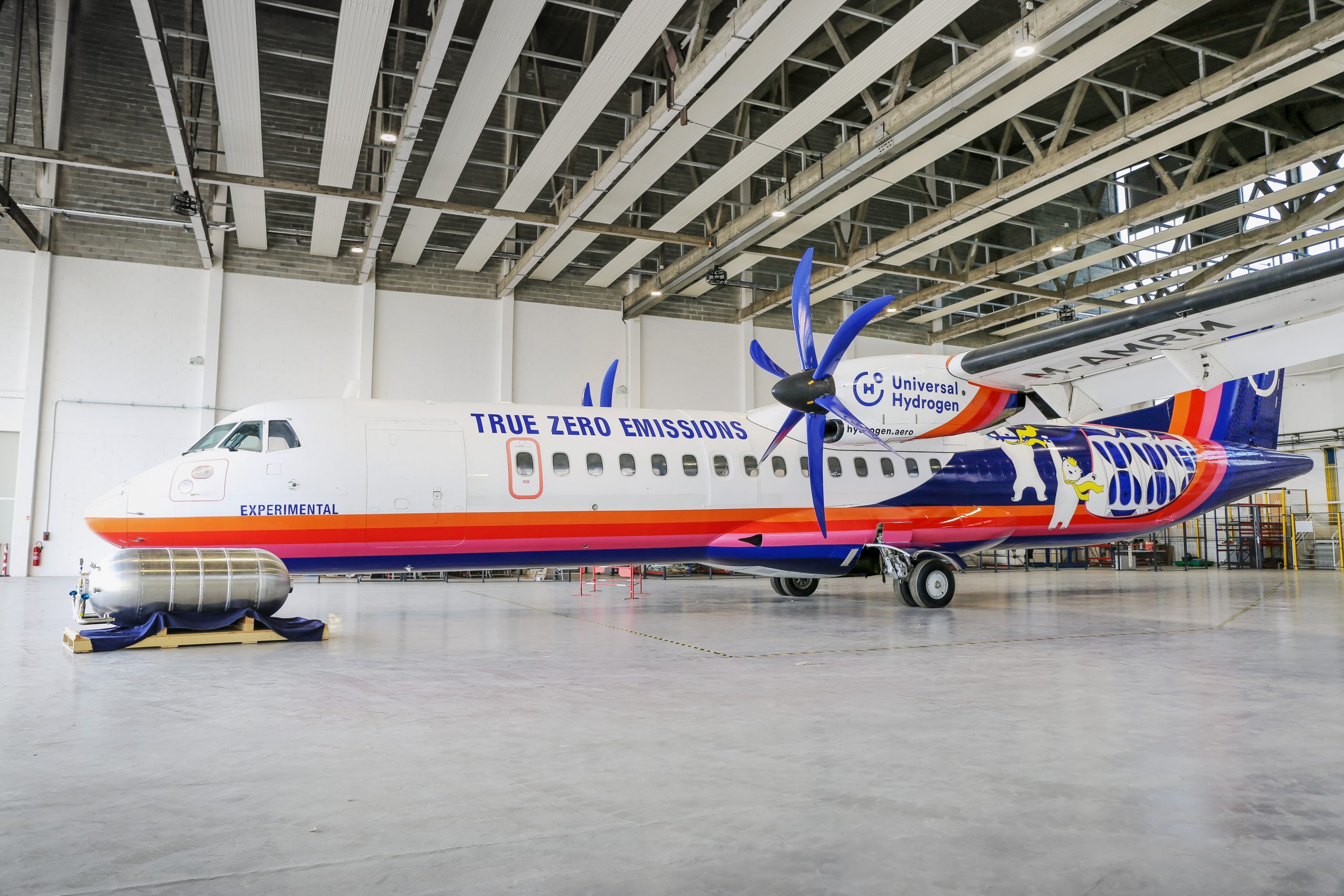 Universal Hydrogen's newly-liveried ATR 72 test aircraft used for developing the hydrogen retrofit kit and hydrogen module operational handling experiments.